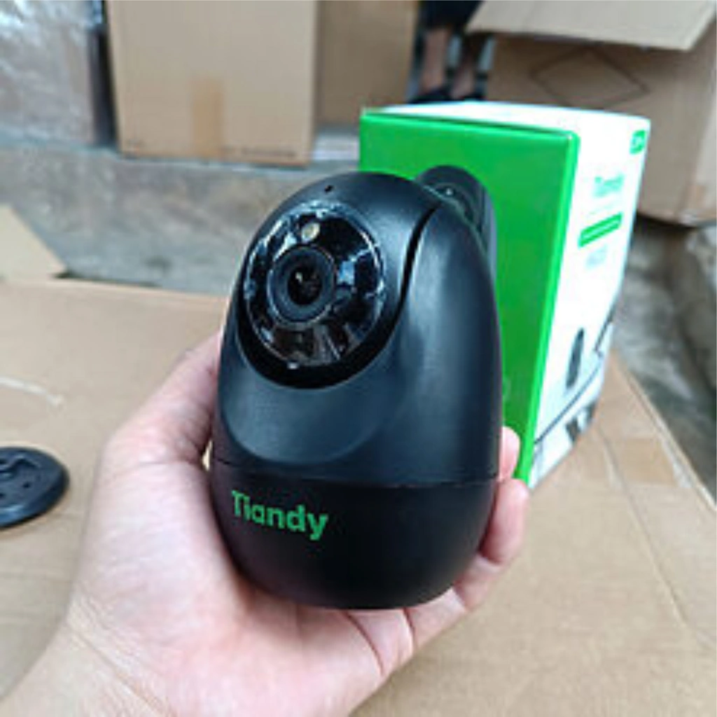 camera Tiandy xoay trong nha